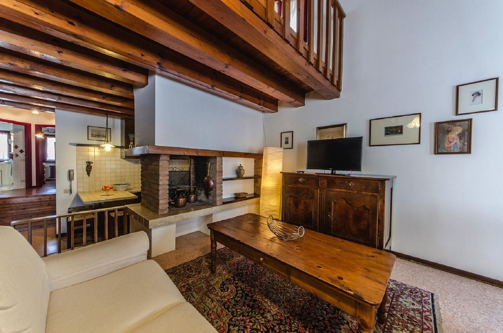 Вилла Novalesi Red House Ноале Экстерьер фото